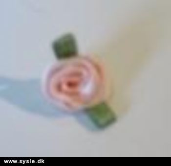 Silkebåndsroser Lys Rosa  1x2cm - 6stk. i ps.