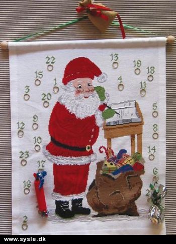 Oe 20302/ Pakke: Julekalender - Julemand ved skrivepult - 48x62cm