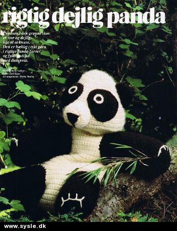Ao 05-80-33: Mønster: Hækl en Rigtig Dejlig Panda ca. 65cm *org*