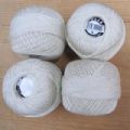 Klik her for at se flere billeder og f mere information om varen:  0199 - Julia/Perle Hæklegarn - Råhvid/Lys Beige- 50g ng.*TILBUD*