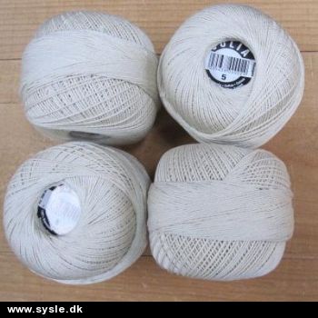 0199 - Julia/Perle Hæklegarn - Råhvid/Lys Beige- 50g ng.*TILBUD*