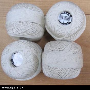 0199 - Julia/Perle Hæklegarn - Råhvid/Lys Beige- 50g ng.