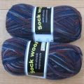 Klik her for at se flere billeder og f mere information om varen:  1418 Sock Wool Print - Marine/Grå/Bordeaux - 50g 1ng.