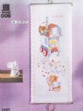 Klik her for at se flere billeder og f mere information om varen:  Oe 21621/ - Dåbsstreng Pige - m. bamse/tog 14x33cm