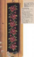 Klik her for at se flere billeder og f mere information om varen:  Hv 36-75-38: Mønster: Brodere Ministreng m. roser 8x32cm *org*