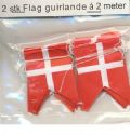 Klik her for at se flere billeder og f mere information om varen:  0014 - Udstanset Flag på snor- 2 x 2m (20 flag på hver)