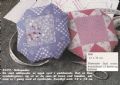 Klik her for at se flere billeder og f mere information om varen:  Fj 10-94-01: Mønster: Sy nålepuder i patchwork 12x12cm *org*