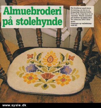 Hv 11-85-81 Mønster: Broderet almue på stolehynde *org*