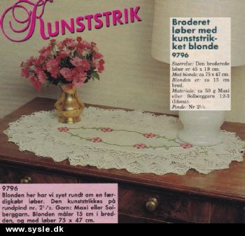 Fj 39-95-90: Mønster: Kunststrikket bort 47x75cm *org*