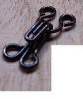 Klik her for at se flere billeder og f� mere information om varen:&nbsp; 24 Hægter 11 - 13mm. Sort Metal, Gamle kort.