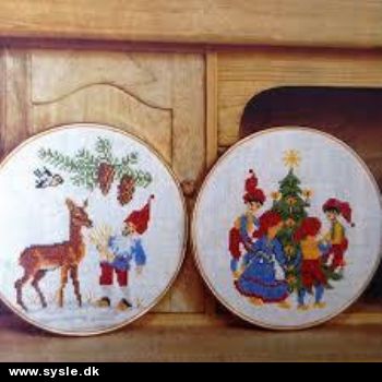 Hv 46-89-38: Mønster: Brodere 4 runde billeder ø:18cm *org*