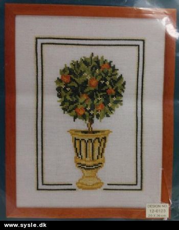 Hv 02-05-51: Mønster: Appelsintræ i potte 20x26cm *org*